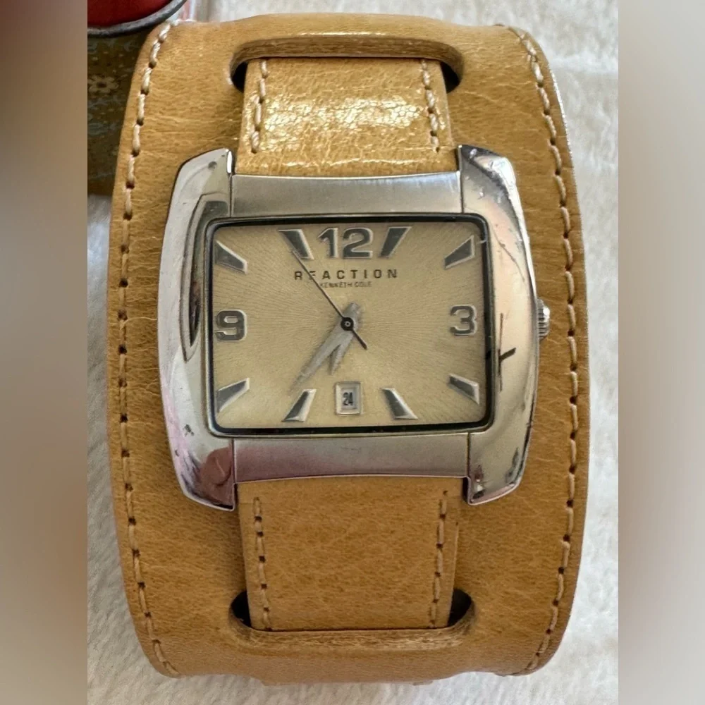 Vintage Kenneth Cole Y2K 90’s Tan Leather Strap Watch